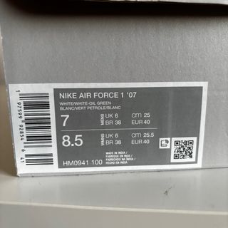 Nike Air Force 1 '07 Blancas y suela traslúcida