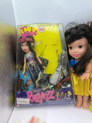 Lote Muñecas Barbie, Bratz, Disney y más