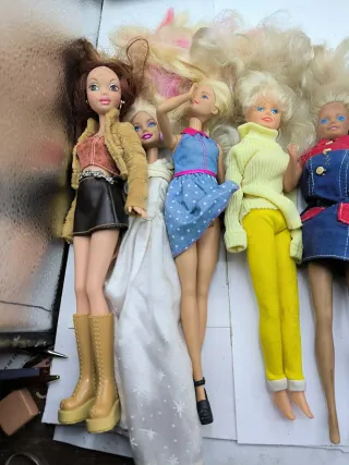 Lote Muñecas Barbie, Bratz, Disney y más