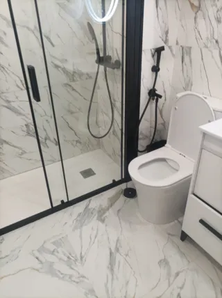 Albañil en san José Alcalá y la rinconada Sevilla