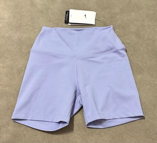 Shorts lilas 5” de Nike talla S