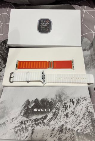 Caja Apple Watch Ultra 2 con correas