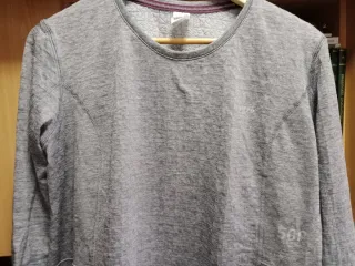 Camiseta térmica gris manga larga