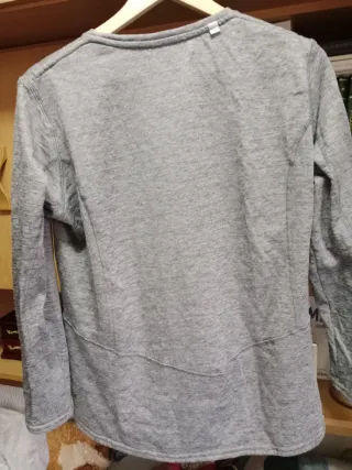 Camiseta térmica gris manga larga