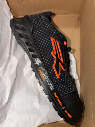 Zapatos de seguridad U-Power negros y naranjas