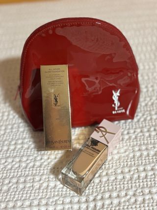Neceser YSL y base de maquillaje All Hours
