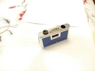 Binoculares antiguos azules