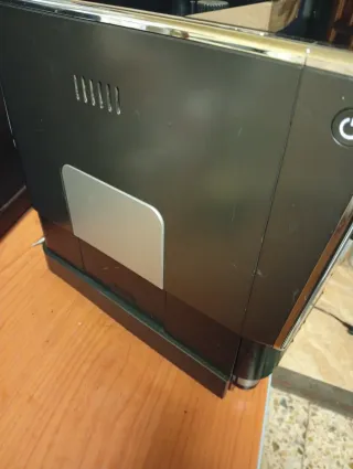 Cafetera Superautomática Negra