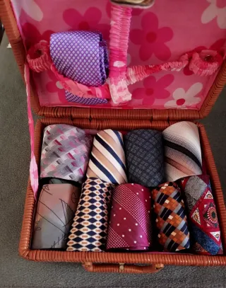 Corbatas variadas,4€ unidad