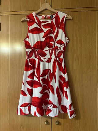 Vestido floral rojo y blanco