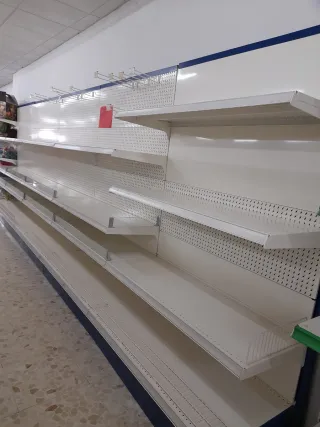 Estanterías metálicas y accesorios