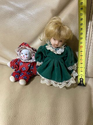 Bambole di stoffa e porcellana