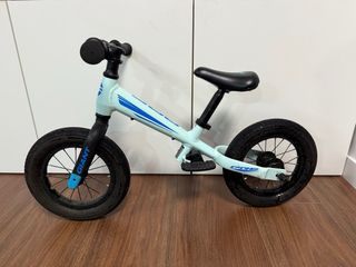 Bicicleta Giant PRE sin pedales