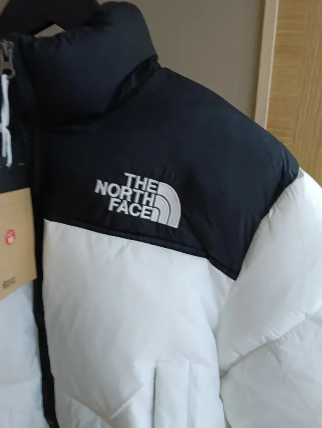 Chaqueta The North Face Blanca y Negra