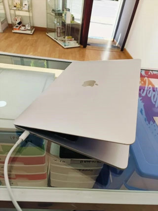 MacBook Pro 512GB 8GB RAM i5 4 núcleos