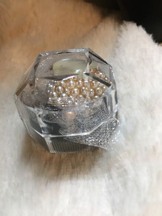 gran Anillo con perlitas  y piedra Nacarada Lujo