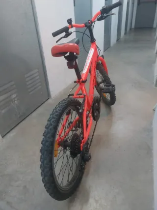 Bicicleta infantil Atractor,  20 pulgadas
