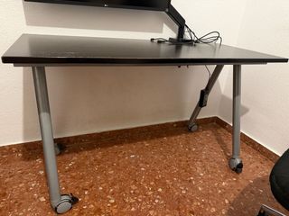 Escritorio IKEA 120x60 con ruedas