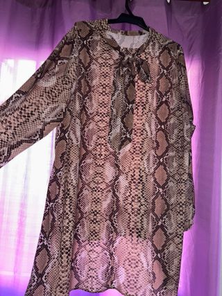 Blusón estampado serpiente