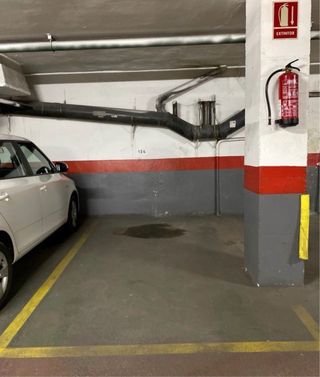 Plaza de Parking y trastero.