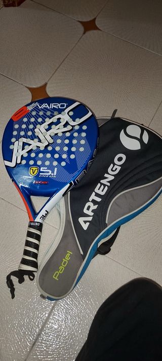 Pala de pádel Vairo 5.1 con funda Artengo