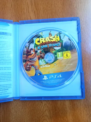 Crash Bandicoot Trilogy PS4 - como nuevo