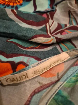 Blusa floreale multicolor con volant