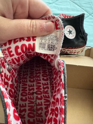 Converse Edición Limitada Negras y Rojas