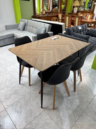 Mesa y 4 Sillas Nuevas. Estilo Escandinavo