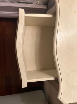 coppia di comodini in legno