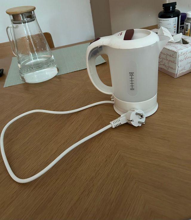 Hervidor Eléctrico Jata 0.5L