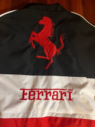 Chaqueta Ferrari Talla M Bordada