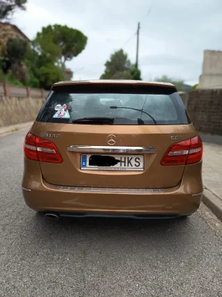 Mercedes Benz B180 2012. No cambios.