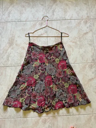 Falda floral midi