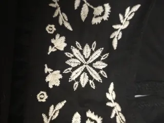 Blusa Zara bordada T 8-9 años