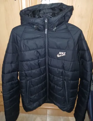 Cazadora Nike acolchada capucha Talla M