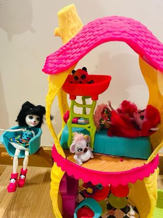 Pack 2 Muñecas Enchantimals con Casa