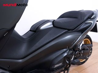 YAMAHA T-MAX 560