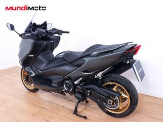 YAMAHA T-MAX 560