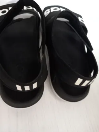 Sandali Adidas Donna Neri e Bianchi