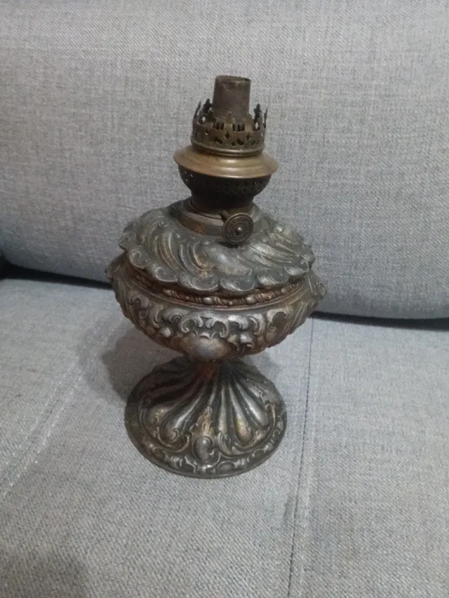 Lampara antigua de aceite decorativa