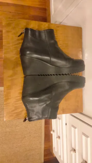 Botines de piel negros