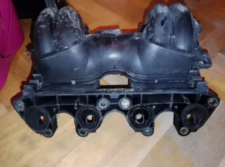 Colector de admisión y sensor de presión.