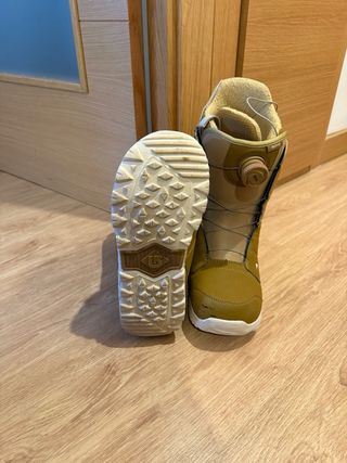 Botas snow Burton y fijaciones Salomón.