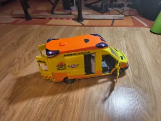Ambulancia SEM 061 Juguete