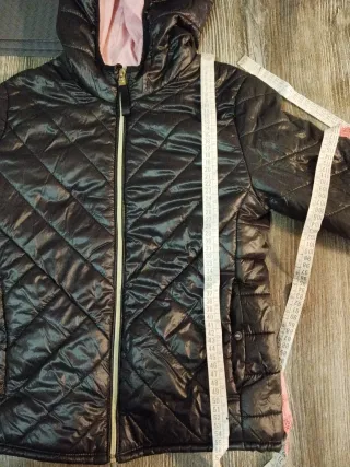 Cazadora acolchada mujer negra