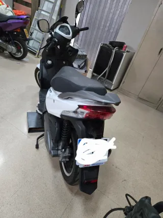 Moto Kymco en perfecto estado