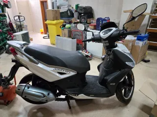 Moto Kymco en perfecto estado