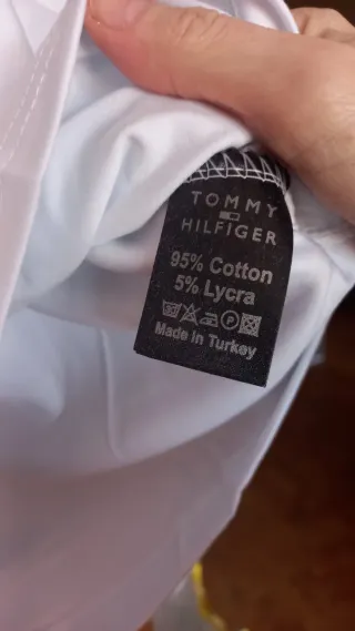 T-shirt Tommy Hilfiger Branca Tamanho M Nova