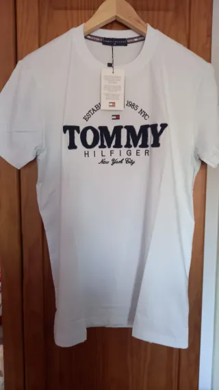 T-shirt Tommy Hilfiger Branca Tamanho M Nova